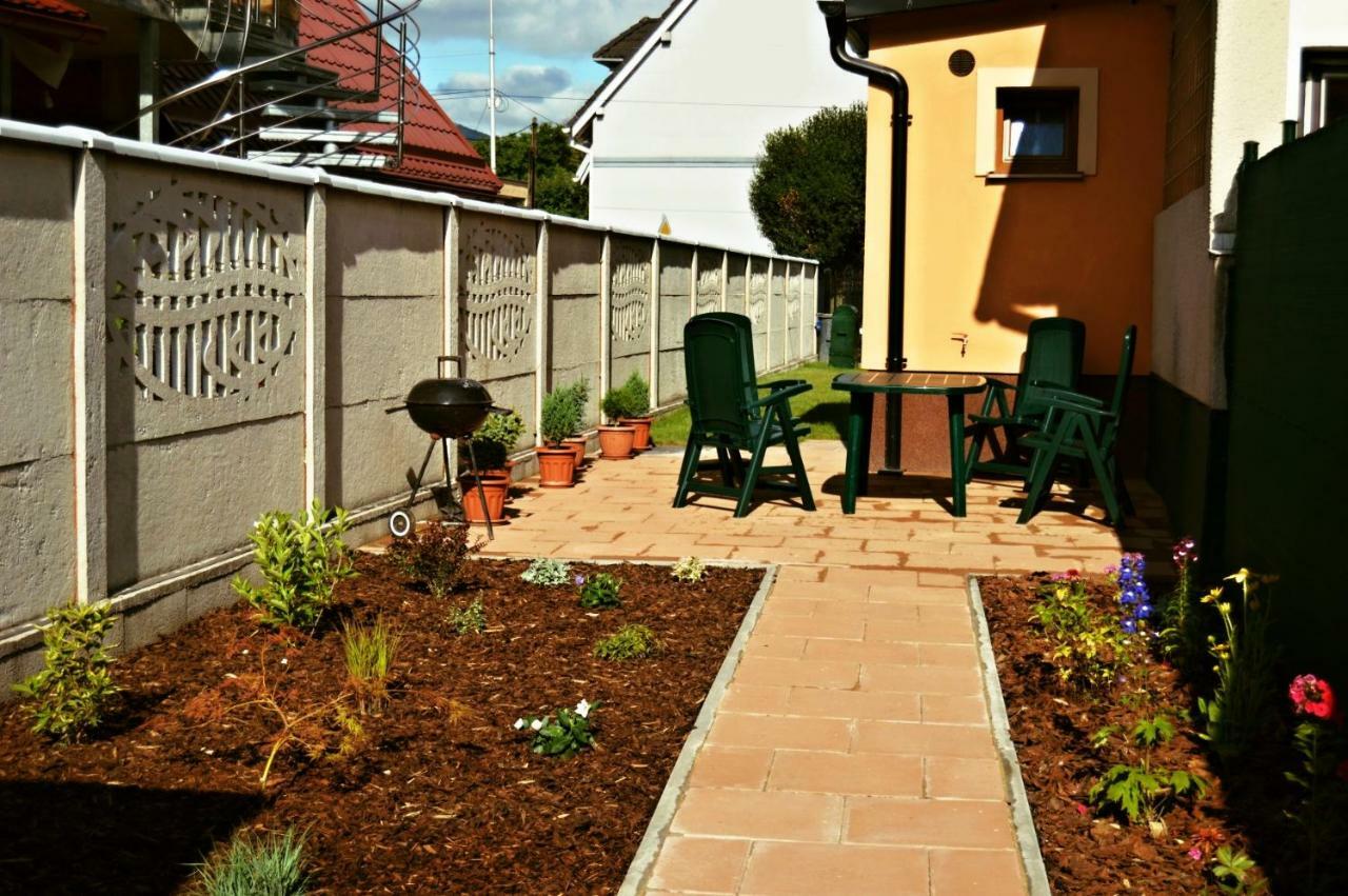 Privat Velvet Pensionat Turčianske Teplice Exteriör bild